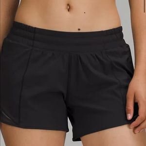 Lululemon Hottie Hot Low Rise 4 inch in black
